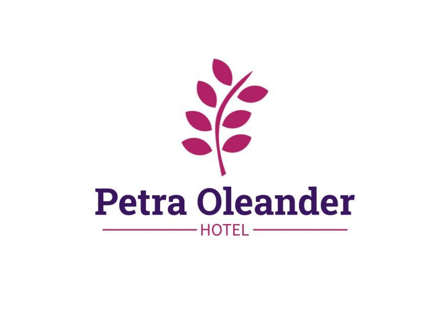 Petra Oleander Hotel ภายนอก รูปภาพ
